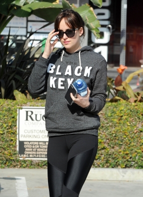 Click to view full size image
==============
Dakota_282829.jpg Dakota_282829.jpg