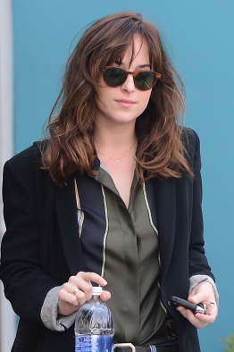 Dakota-Johnson_010915-869b.jpg