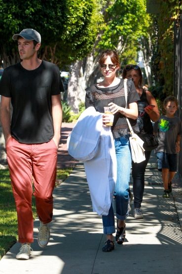 Click to view full size image
==============
DAKOTA_282629.jpg DAKOTA_282629.jpg