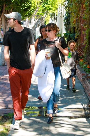 Click to view full size image
==============
DAKOTA_283729.jpg DAKOTA_283729.jpg