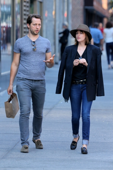 Click to view full size image
==============
DJ_284229.jpg DJ_284229.jpg