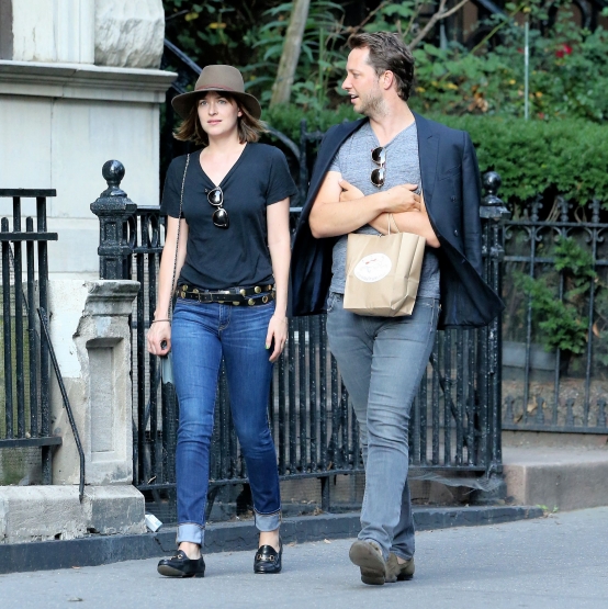 Click to view full size image
==============
DJ_284629.jpg DJ_284629.jpg