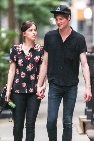 Click to view full size image
==============
DakotawithMatt_281329.jpg DakotawithMatt_281329.jpg
