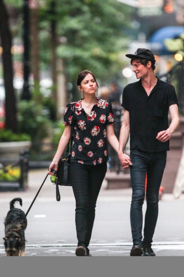 Click to view full size image
==============
DakotawithMatt_281829.jpg DakotawithMatt_281829.jpg