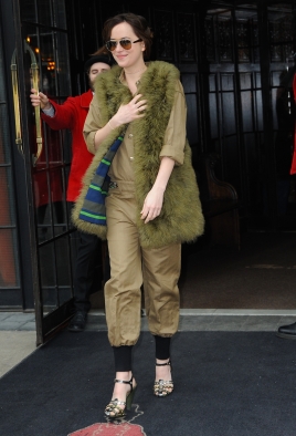 Click to view full size image
==============
Dakota_281329.jpg Dakota_281329.jpg