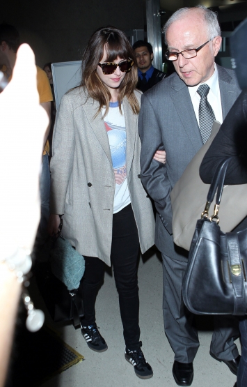 Click to view full size image
==============
dakotajohnson_287329.jpg dakotajohnson_287329.jpg