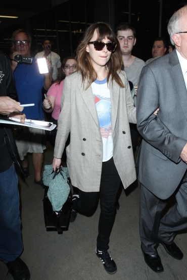 dakotajohnson_288529.jpg