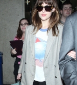 dakotajohnson_288429.jpg