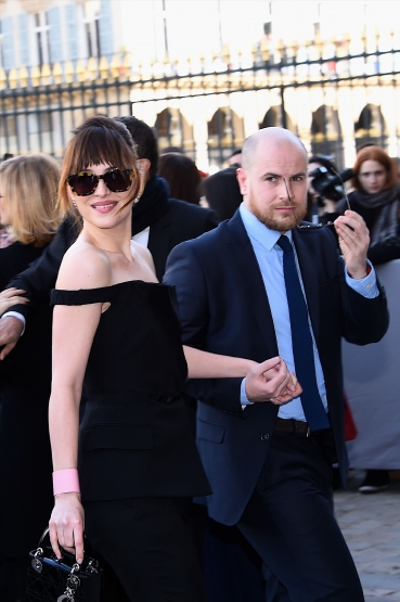 Click to view full size image
==============
Dakota_282429.jpg Dakota_282429.jpg