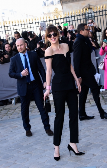 Click to view full size image
==============
Dakota_282629.jpg Dakota_282629.jpg