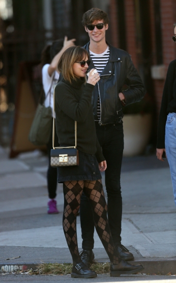 Click to view full size image
==============
DJ_282729.jpg DJ_282729.jpg