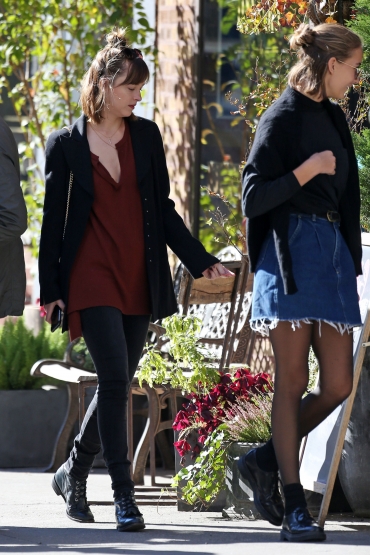 Click to view full size image
==============
Dakota_282029.jpg Dakota_282029.jpg
