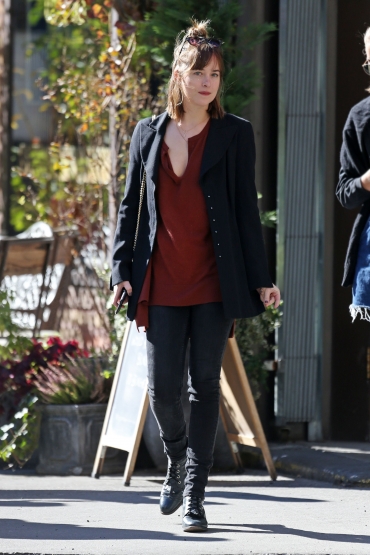 Click to view full size image
==============
Dakota_282129.jpg Dakota_282129.jpg