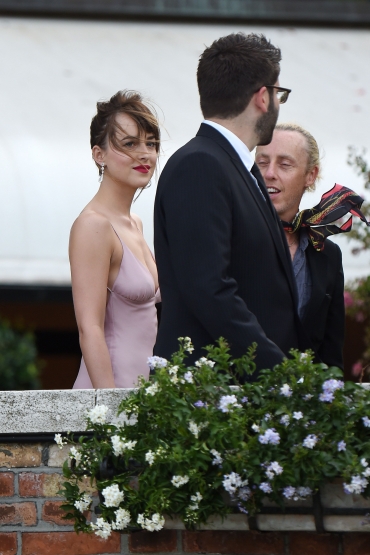 Dakota_Arrivals_2811529.jpg