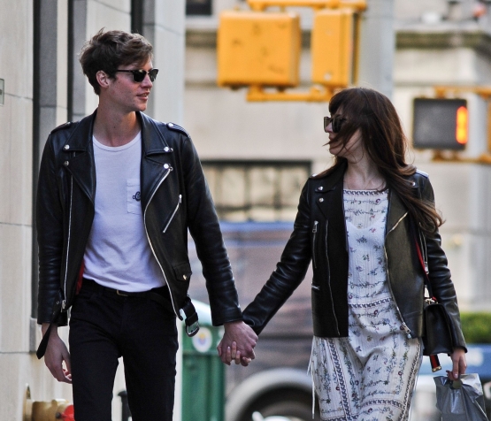 Click to view full size image
==============
DJ_282429.jpg DJ_282429.jpg