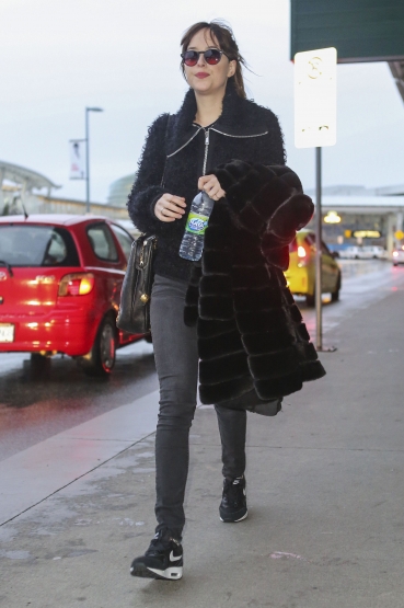 Click to view full size image
==============
DJ_281029.jpg DJ_281029.jpg