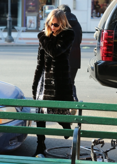 Click to view full size image
==============
DJ_282529.jpg DJ_282529.jpg