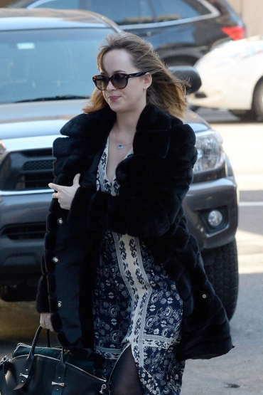 Click to view full size image
==============
DJ_283829.jpg DJ_283829.jpg