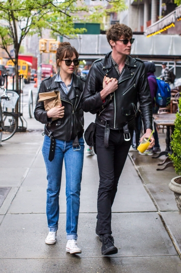 Click to view full size image
==============
DJ_283029.jpg DJ_283029.jpg