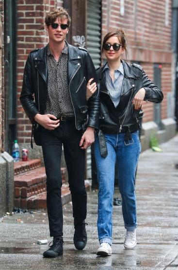 Click to view full size image
==============
DJ_286429.jpg DJ_286429.jpg