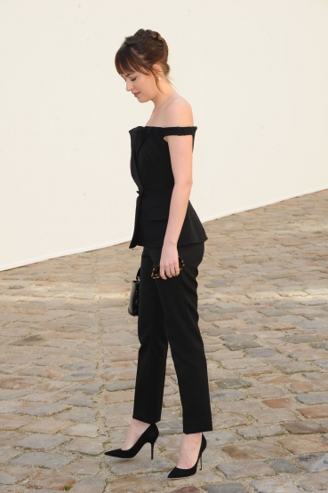 Click to view full size image
==============
Dakota_282429.jpg Dakota_282429.jpg