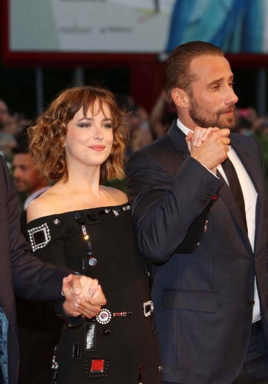 Click to view full size image
==============
ABiggerSplash_2816129.jpg ABiggerSplash_2816129.jpg