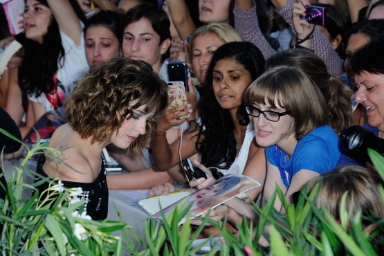 Click to view full size image
==============
ABiggerSplash_283329.jpg ABiggerSplash_283329.jpg