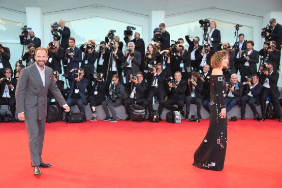 Click to view full size image
==============
DJ_Abigersplash_286129.jpg DJ_Abigersplash_286129.jpg