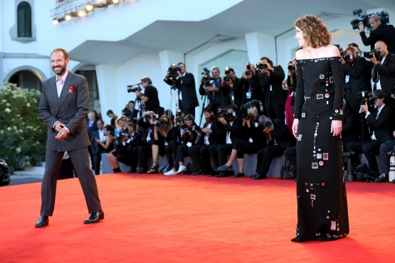 Click to view full size image
==============
DakotaPremiere_2830829.jpg DakotaPremiere_2830829.jpg