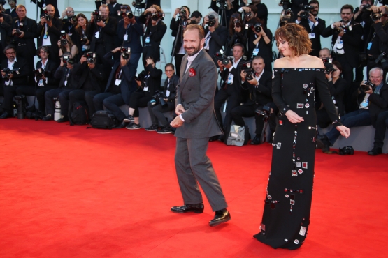 Click to view full size image
==============
DakotaPremiere_285329.jpg DakotaPremiere_285329.jpg