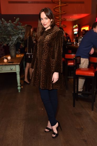 Click to view full size image
==============
DJ_283529.jpg DJ_283529.jpg