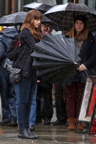 Click to view full size image
==============
Dakota_287229.jpg Dakota_287229.jpg