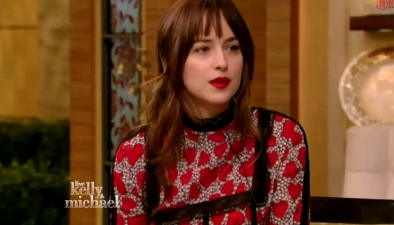 dakotajohnson0325.jpg